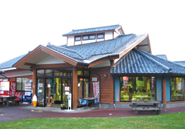 食と緑の交流センター	　五頭山麓うららの森